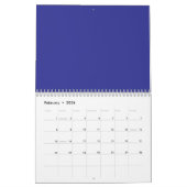 Een blauwe muur met een klok kalender (Feb 2026)