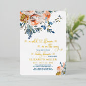 Een blauwe wilde bloem is onderweg naar haar babym folie uitnodiging (Staand Voorkant)