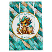 Een Blauwgroen en Gouden Draak Gepersonaliseerde J Medium Cadeauzakje (Achterkant)