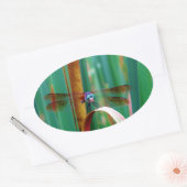 Een blauwgroen eyed Dragonfly met staarten Ovale Sticker (Envelop)