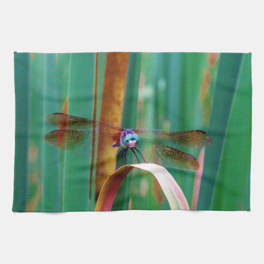 Een blauwgroen eyed Dragonfly met staarten Theedoek (Horizontaal)