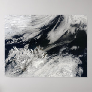 Een bleke grijze aspluim van de top poster