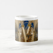 Een blik op de Mok van St. Peter Altar Coffee (Center)