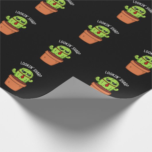 Een blik op Sharp Funny Cactus Pun Dark BG Cadeaupapier (Hoek)