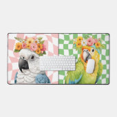 Een bloem kroon papegaai met een geruite achtergro bureaumat (Keyboard & Muis)