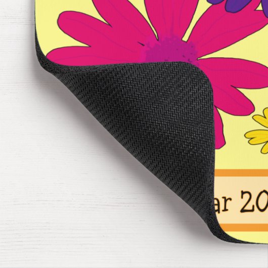 Een bloembed van melkbloemen muismat (Hoek)