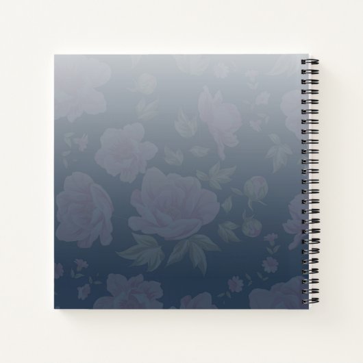 Een bloemmotief met roze bloemen en groen blad notitieboek (Achterkant)