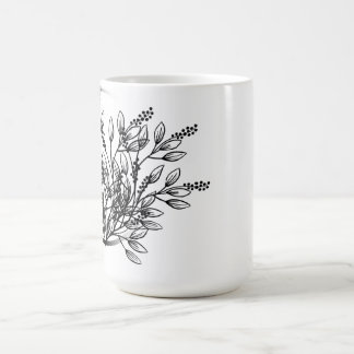 Een bloemontwerp dat een kopje elegant maakt koffiemok