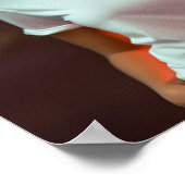 Een blond model met een Gildan shirt Poster (Hoek)