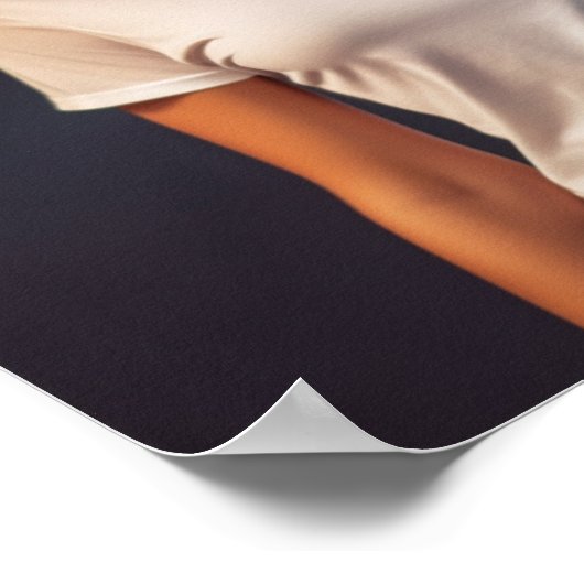 Een blond model met een Gildan tshirt Poster (Hoek)