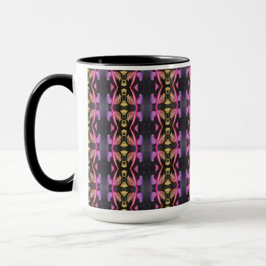 Een blote Mok met een kleine patterned koffie (Links)