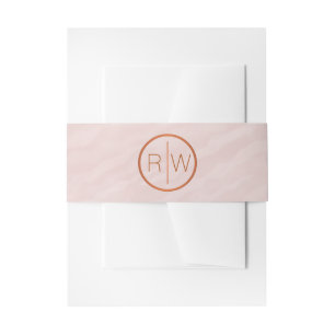 Een Blush Roze Waterverf Monogram Bruiloft Suite Uitnodigingen Wikkel