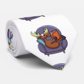 Een boek lezen op een sofa | Achterkleur kiezen Stropdas (Opgerold)