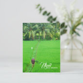 Een boer in een rijstveld in Ubud, Bali, Indonesië Aankondigingskaart (Staand voorkant)