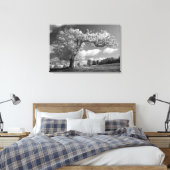 Een boom blaast in de wind canvas afdruk (Insitu (Slaapkamer))