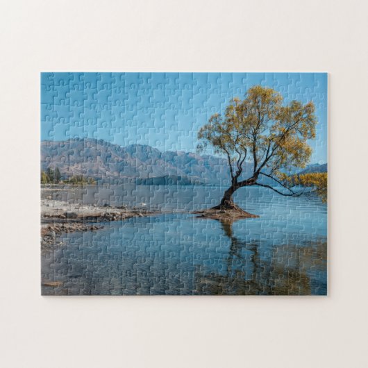 Een boom in een meer legpuzzel (Horizontaal)