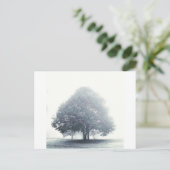 Een boom in mist briefkaart (Staand voorkant)