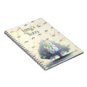 Een boom in mist met ogen op de achtergrond notitieboek (Rechterzijde)