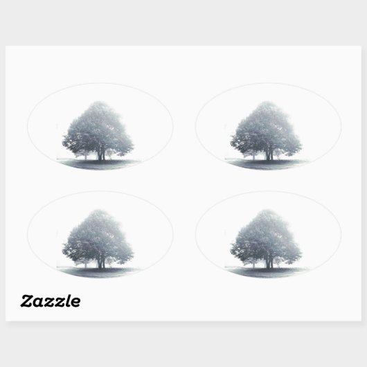 Een boom in mist ovale sticker (Vel)