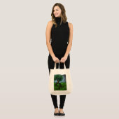 Een boom op een heuvel tote bag (Voorkant (model))