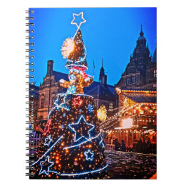 Een boom, voor het stadhuis notitieboek