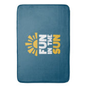 Een bord dat plezier op de zon zegt badmat (Voorkant Verticaal)