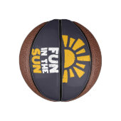 Een bord dat plezier op de zon zegt basketbal (Verticaal)