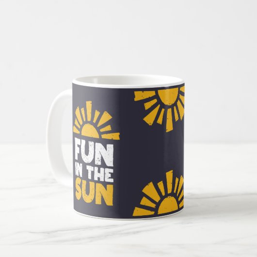 Een bord dat plezier op de zon zegt koffiemok (Voorkant links)