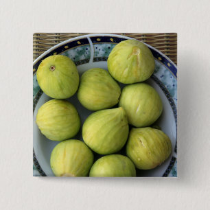 Een bord met verse Middellandse Zee vijgen Vierkante Button 5,1 Cm