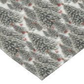 Een bos met sneeuw bedekte kerstbomen tafelkleed (Gekanteld)