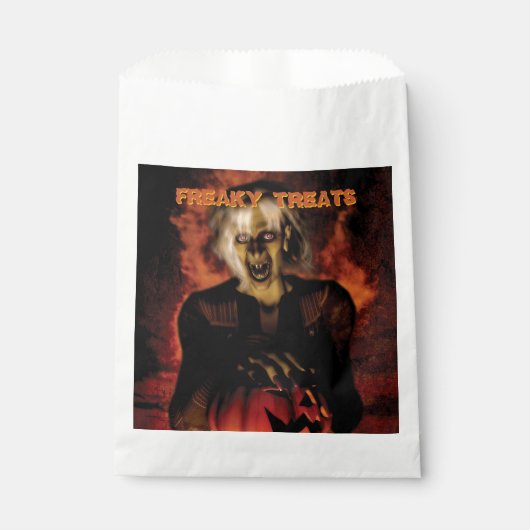 Een boze heks met pompoen. Halloween Bedankzakje (Voorkant)