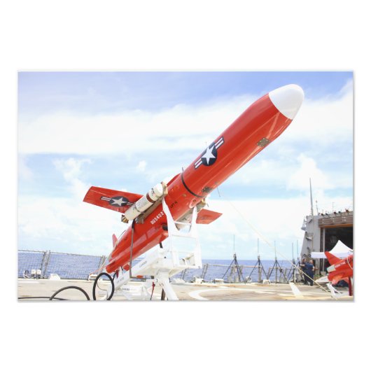 Een BQM-74E Chukar-drone klaar voor introductie Foto Afdruk (Voorkant)