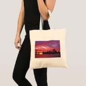 Een briljante zonsondergang, Silhouette van de ond Tote Bag (Voorkant (product))