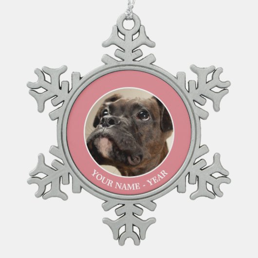 Een Brindle Boxer puppy die vreemd opkijkt. Tin Sneeuwvlok Ornament (Voorkant)