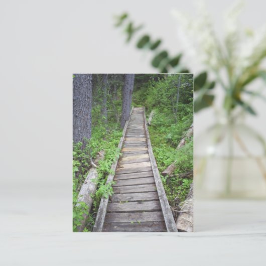 Een brug in de bossen briefkaart (Staand voorkant)