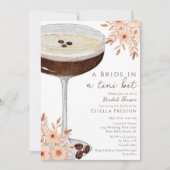 Een Bruid in een Tini Bit Martini Bruidsfeest Kaart (Voorkant)