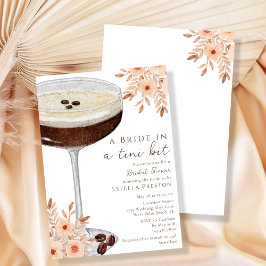 Een Bruid in een Tini Bit Martini Bruidsfeest Kaart