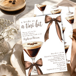 Een Bruid in een Tini Bit Martini Bruidsuitnodigin Kaart