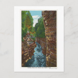 Een bruikbaar chassis uit de Cave van Hyde omlaag  Briefkaart