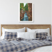 Een bruikbaar chassis uit de Cave van Hyde omlaag Canvas Afdruk (Insitu (Slaapkamer))