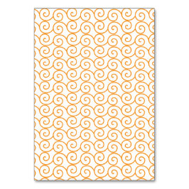 Een bruin en oranje tapijt met een herhalend motie kaart