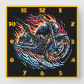 Een brullende motorfiets omringd door vlammen vierkante klok (Voorkant)