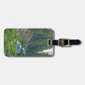 Een Buck Rast bij een Cascading River Bagagelabel (Voorkant horizontaal)