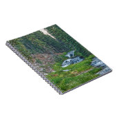 Een Buck Rast bij een Cascading River Notitieboek (Rechterzijde)