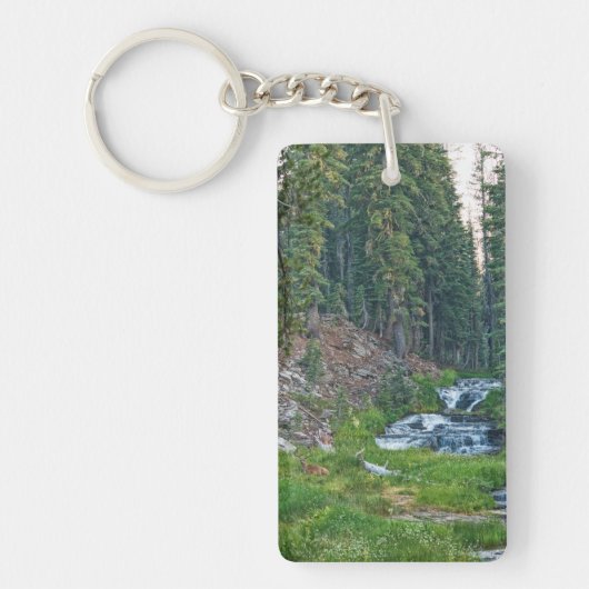 Een Buck Rast bij een Cascading River Sleutelhanger (Voorkant)