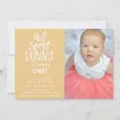 Een Bunny Birthday Party fotouitnodiging Kaart (Voorkant)