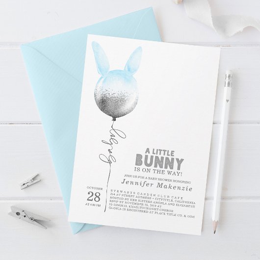 Een Bunny Blue Balloon Elegant Spring Baby shower Kaart