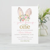 Een Bunny draait om één uitnodiging - Bunny Ears (Staand voorkant)