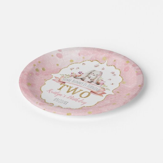 Een Bunny draait twee 2e verjaardag Papieren Bordje (Gekanteld)