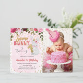 Een Bunny Girl 1st Birthday-uitnodiging met foto Kaart (Staand voorkant)